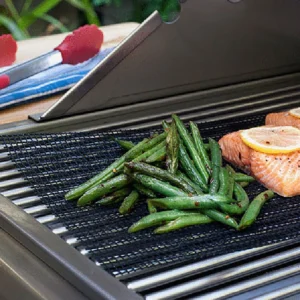 Premium PTFE grilling mesh mat wholesale with non-stick surface and smoke permeability for commercial barbecue cooking.